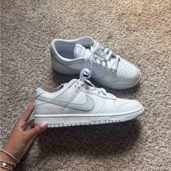 Nike White and Grey dunks - Picture 1 of 5